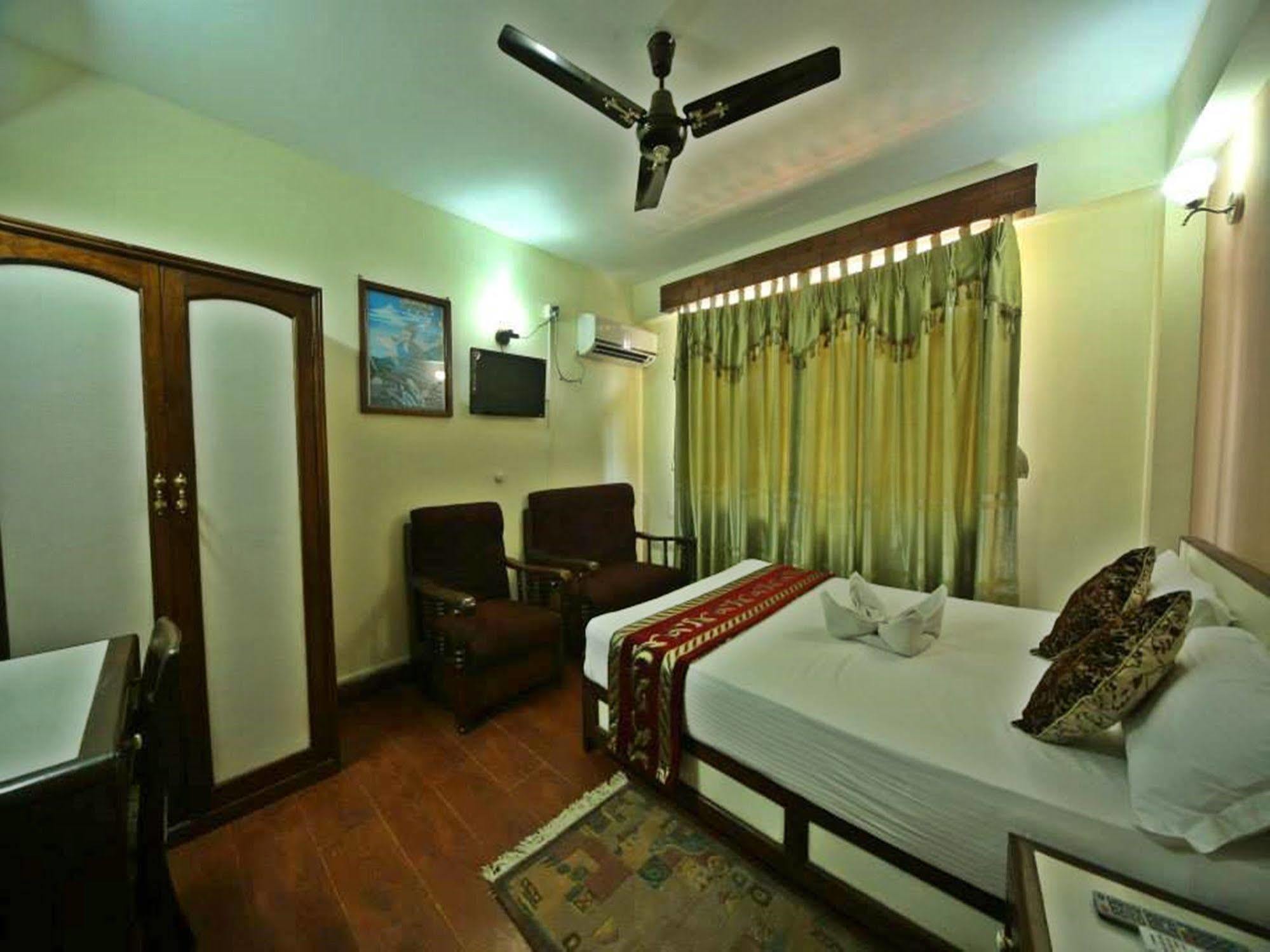 Hotel Pleasure Home Κατμαντού Εξωτερικό φωτογραφία